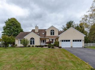 66 Bittersweet Ln, Slingerlands, NY