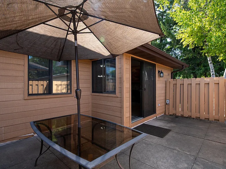1357 W 18th Ave — Photo 17