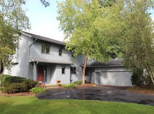 65 Drumlin View Dr, Mendon, NY 14506
