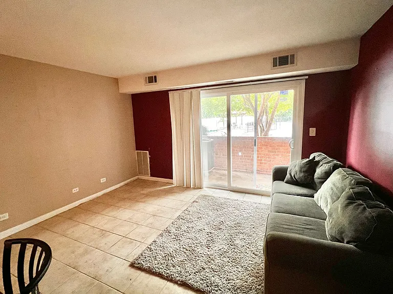 1800 Jefferson Park Ave — Photo 4