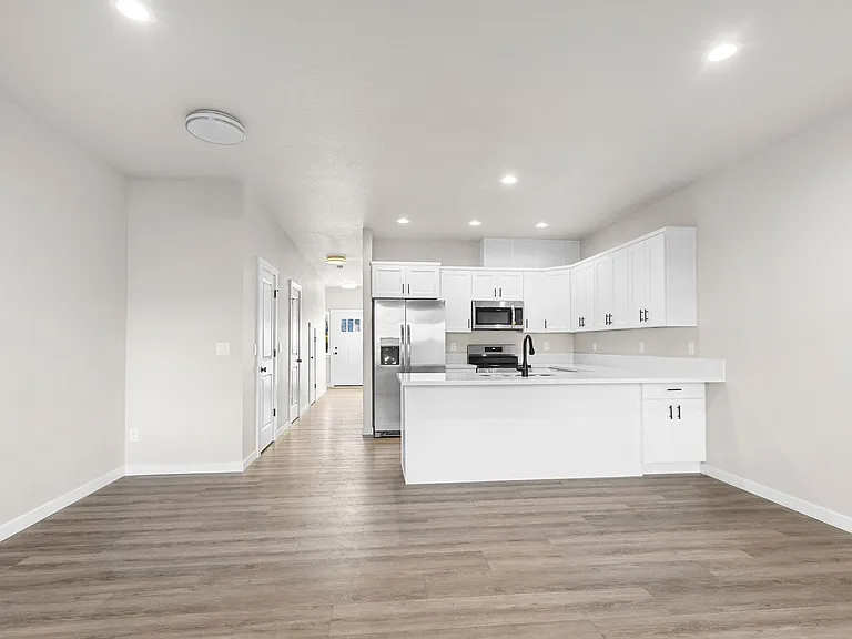 230 & 232 W Clay St — Photo 7