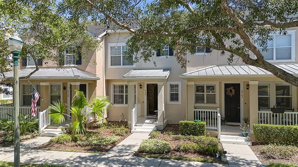 2 bed, 2.5 bath, 1174 sqft, $2,600 — Photo 2