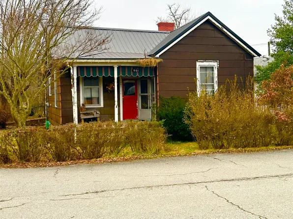 901 Elmwood St, Russell, KY 41169