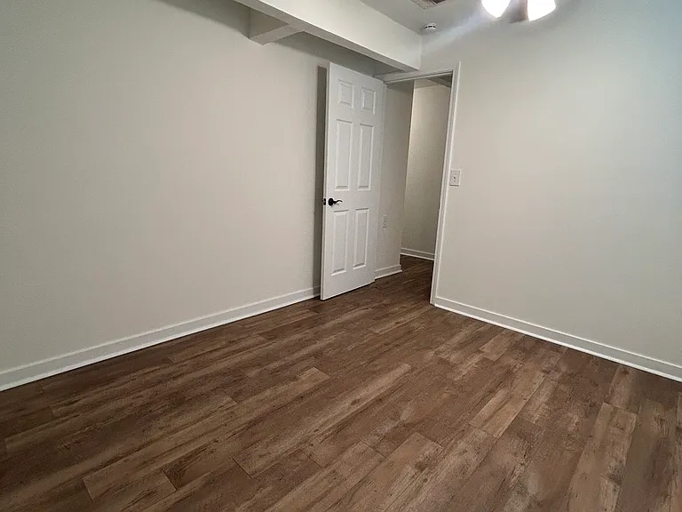 614 Boston Rd — Photo 17