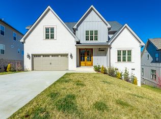 9814 Trestle Cir, Ooltewah, TN 37363