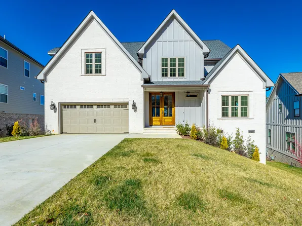 9814 Trestle Cir, Ooltewah, TN 37363