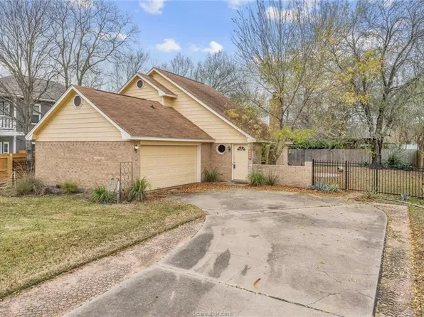 1203 Hardwood Ln, College Station, TX 77840