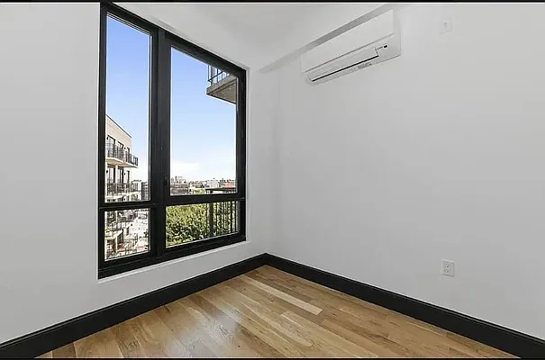 Bedroom, photo 2