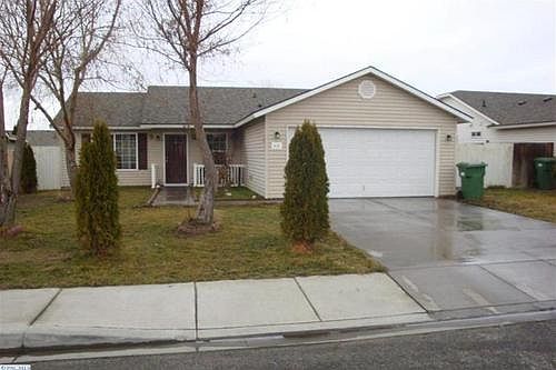 1st image of 616 Arbutus Ave
