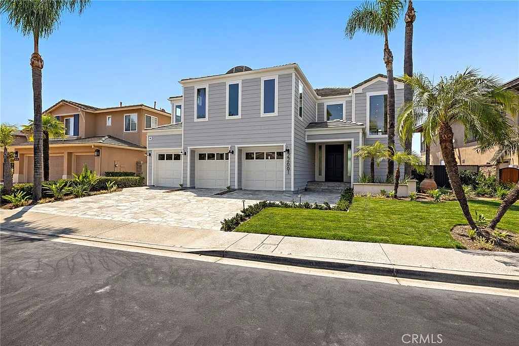5 bed, 3.5 bath, 3576 sqft, $9,500 — Photo 2
