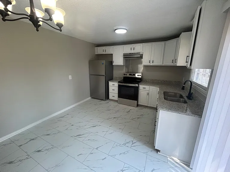 3728 Baywater Dr — Photo 10