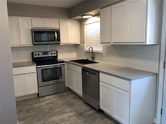 3rd image of 13835 Stardust Ln