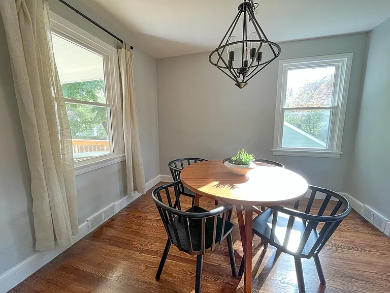 614 Sussex St — Photo 4