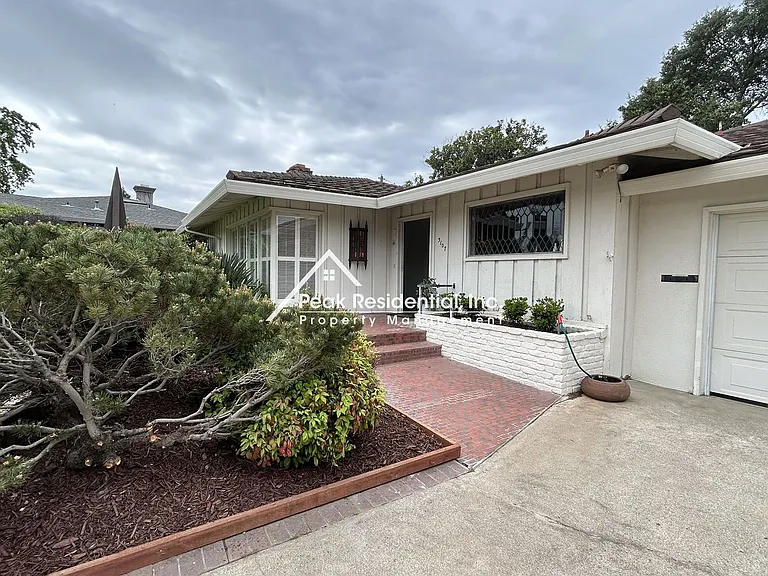 3107 Clairidge Way — Photo 5