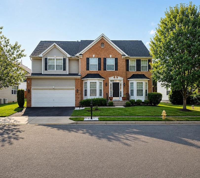 1st image of 5394 Macdonald Rd