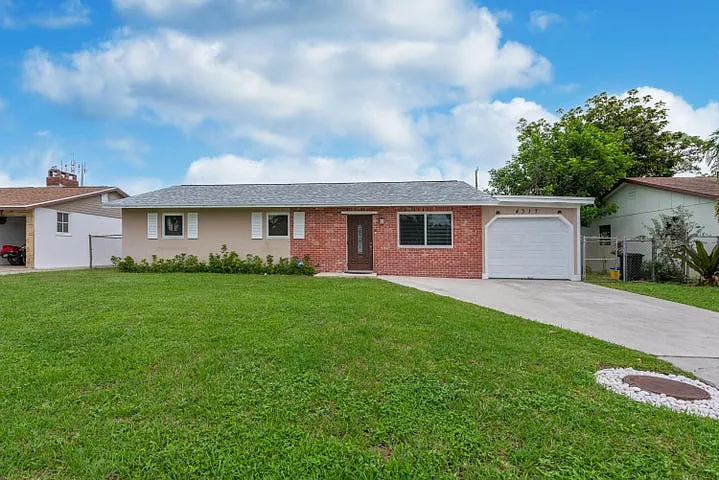 3 bed, 1232 sqft, $3,300 — Photo 1