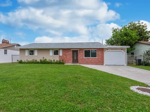 4317 Applecrest Dr, Palm Beach Gardens, FL 33410