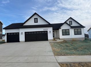 4609 Sonoma Dr, Cedar Falls, IA 50613