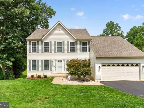 5 Oliver Ct, Fredericksburg, VA 22406