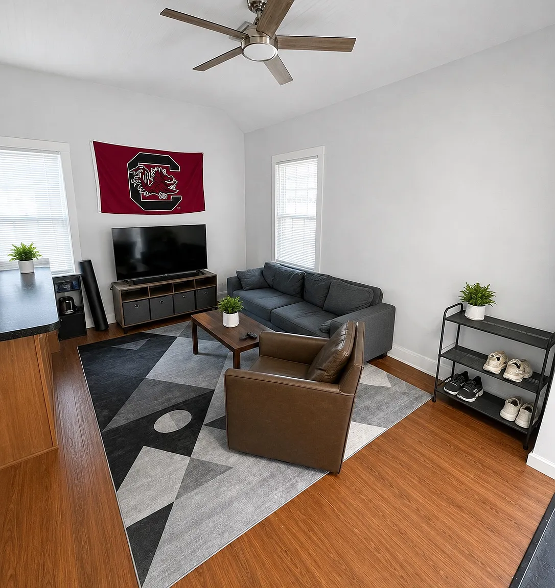 2 bed, 1000 sqft, $2,050 — Photo 4