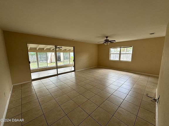 3rd image of 164 Fairway Dr