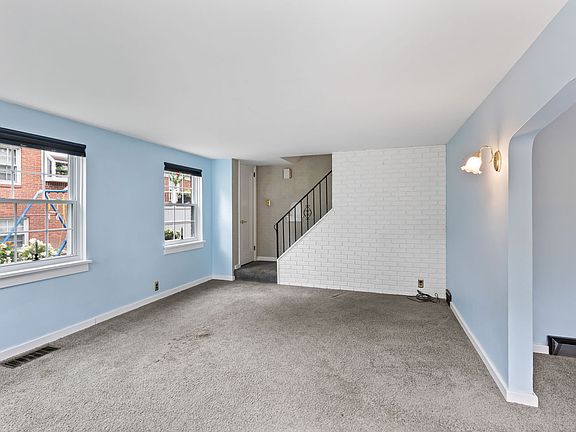 3rd image of 76 Kingston Ave