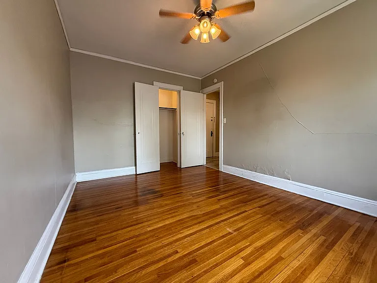 935 Goodrich Ave — Photo 7