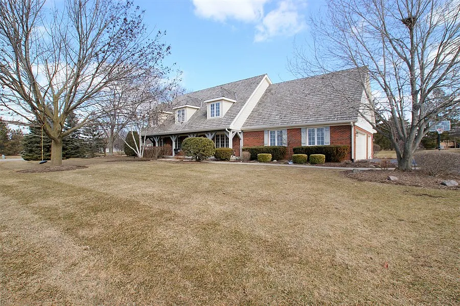 4 University Cir photo 1