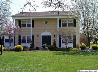 17 Lowell Rd, Manalapan, NJ 07726