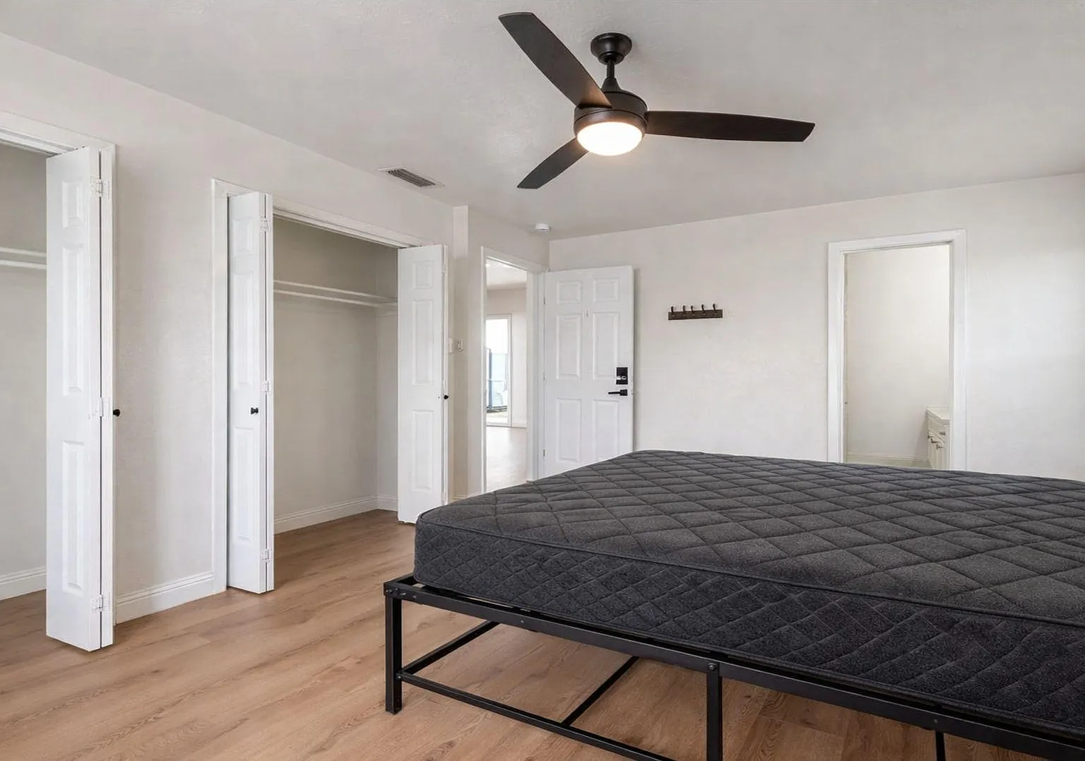 4 bed, 2.0 bath, 1700 sqft, $1,295 — Photo 2