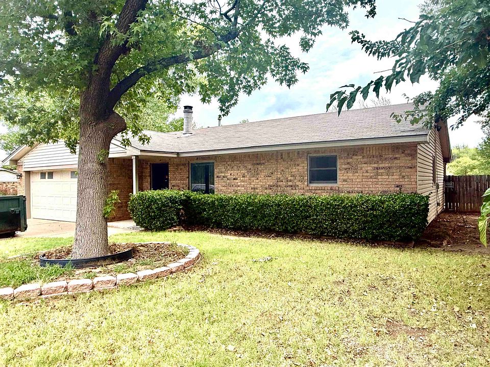 1st image of 2912 Edgewater Dr