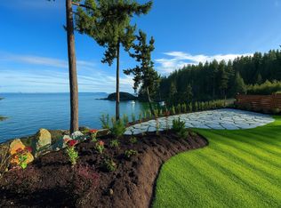 239 Shore Ln, Bowen Island, BC V0N1G2