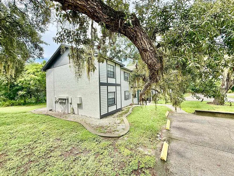 3 bed, 2.0 bath, 1182 sqft, $1,595 — Photo 4