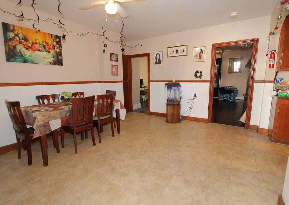 Similar size and layout. Unit is currently occupied. Photos will be posted as they become available.
