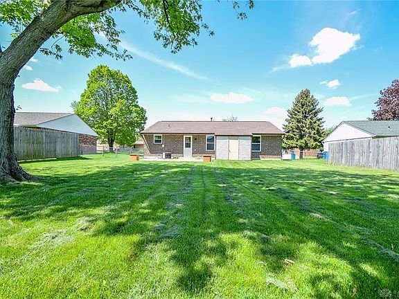 4th image of 8482 Schoolgate Dr