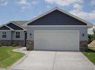 1958 Concord Trl, Eau Claire, WI 54703