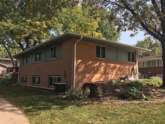 2nd image of 1120 Carlos Dr