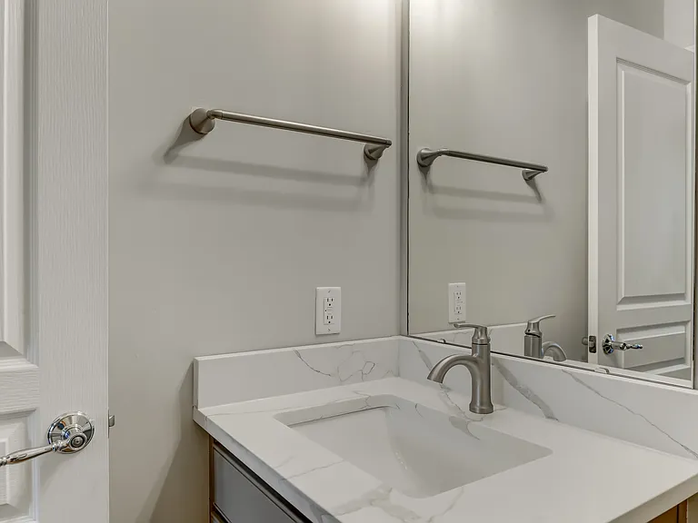 905 Lyndley Dr — Photo 31