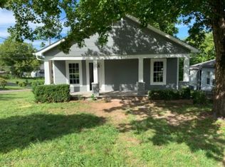811 B St, Lenoir City, TN 37771