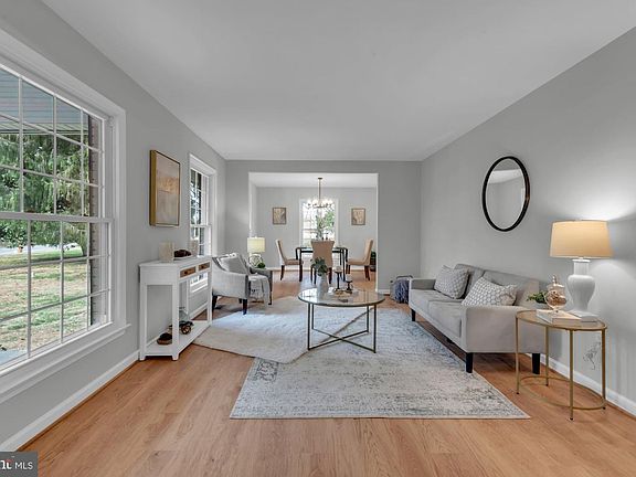 3rd image of 5485 Solomons Island Rd