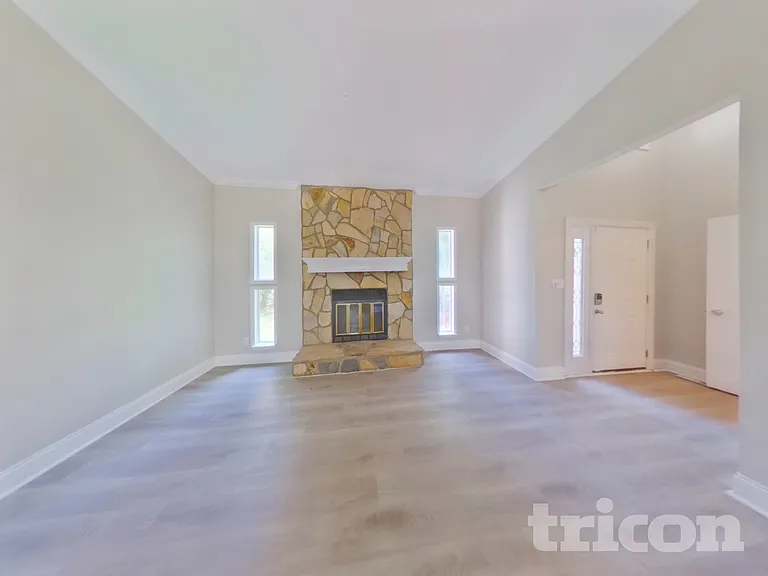 5911 Leatherwood Ln — Photo 2