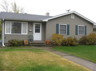 233 Crestview Ln, Crown Point, IN 46307