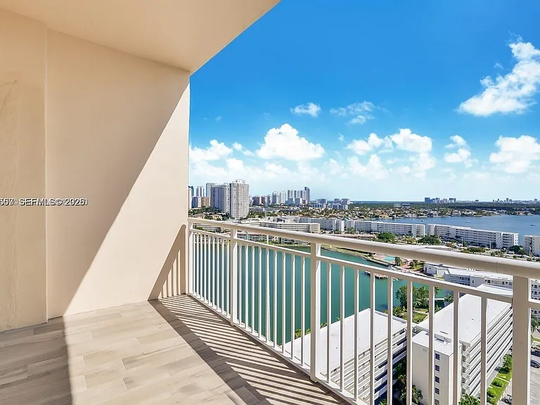 18031 Biscayne Blvd #Penthouse 01 — Photo 13