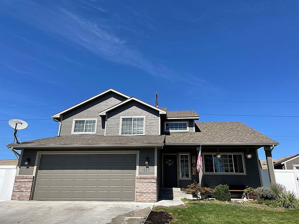 1st image of 817 Trout Lake Ct