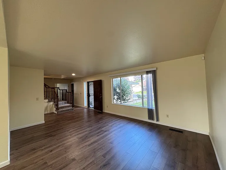 3445 Quincey Ln — Photo 9