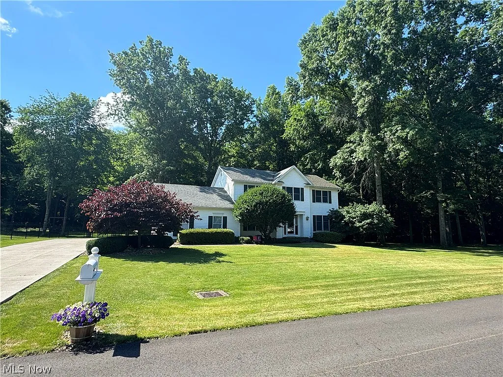 1902 Quail Run Dr photo 1