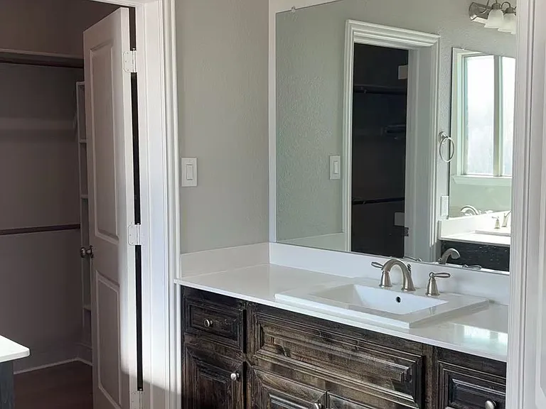 811 Knox Dr — Photo 12