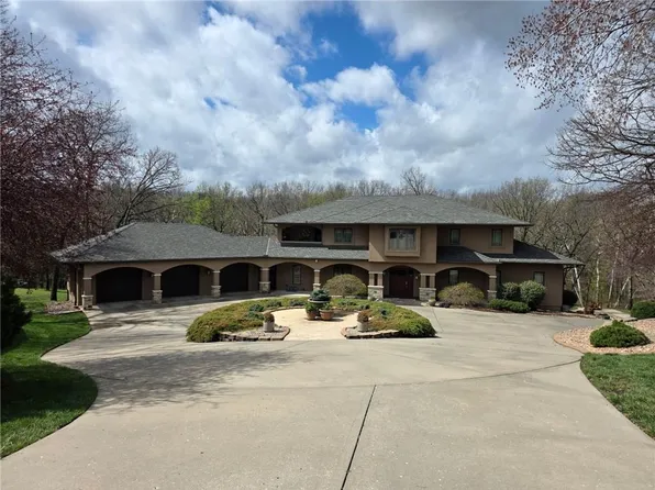 2905 SW 19th St, Blue Springs, MO 64015