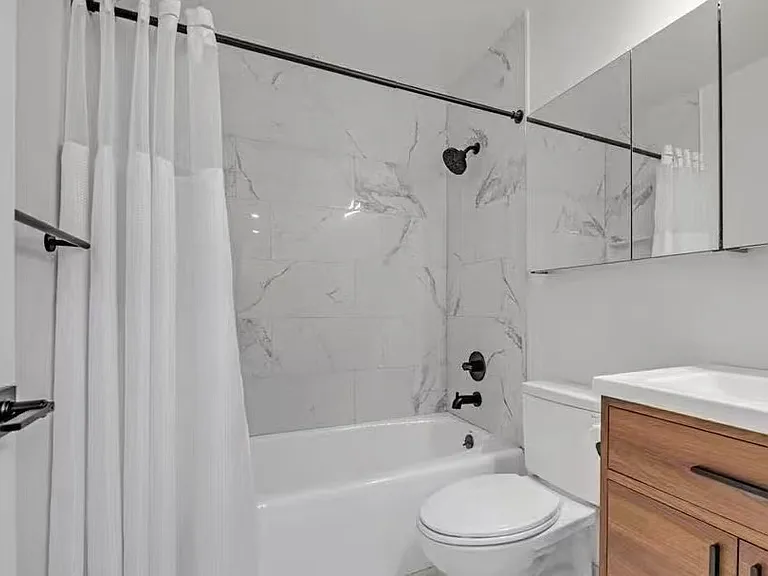 40 Oak Park Dr #2 — Photo 5