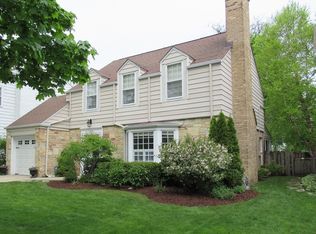 3235 Park Pl, Evanston, IL 60201